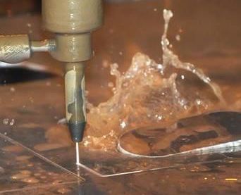 テスラプレートは水でカット